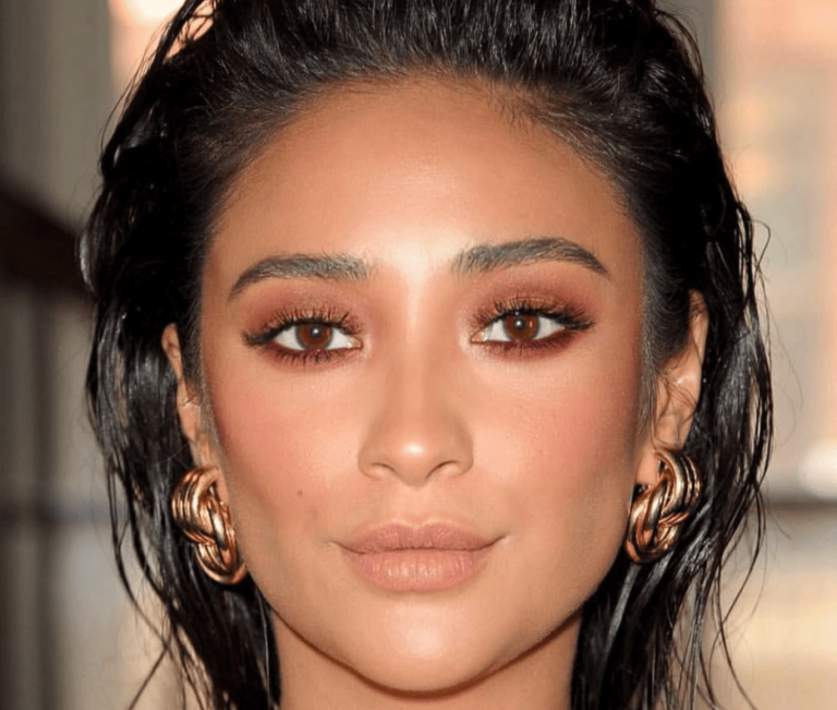 19 Burgundy Eyeshadow Looks to Dazzle Any Eye Hue