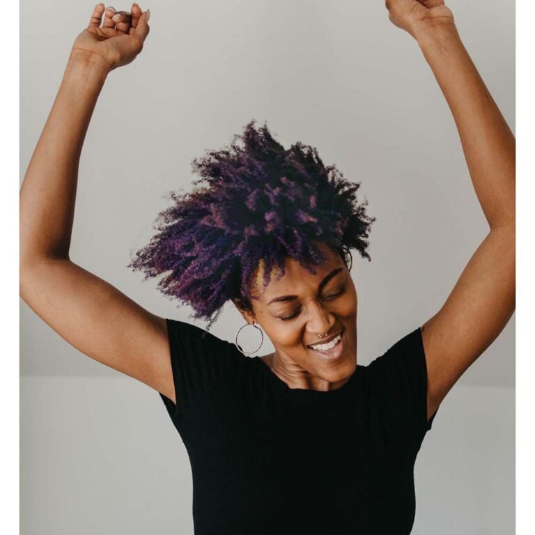 35 Styles That Make Purple Highlights Pop: Trendy and Totally Wearable!