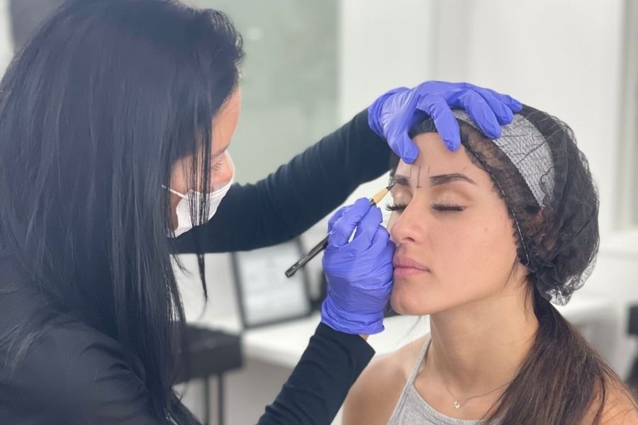 How to Become a Permanent Makeup Artist