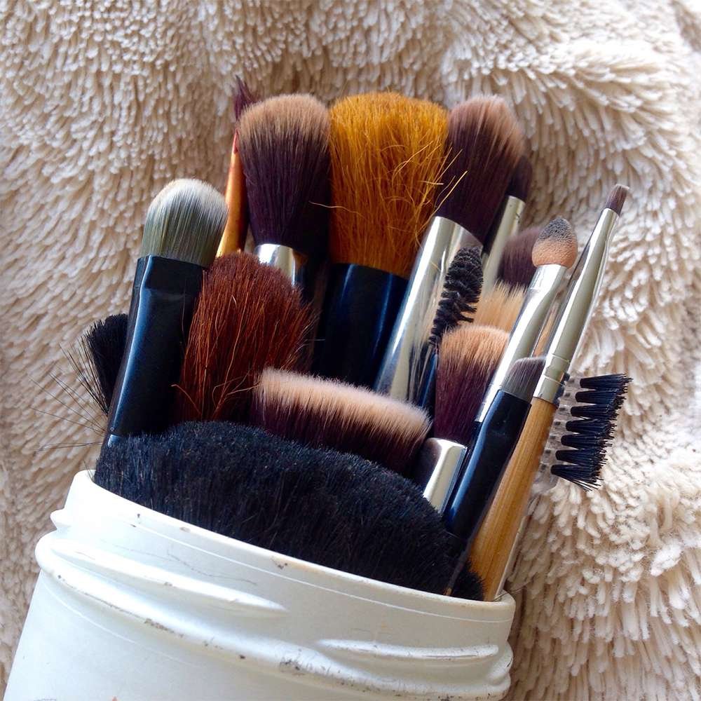 Never Store Your Makeup Brushes Like This