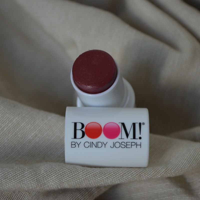 Reviewed: The Boomstick Color Makes Monochrome Makeup Simple