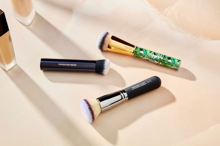 The 7 Best Makeup Brushes: Flawless Face Every Stroke!