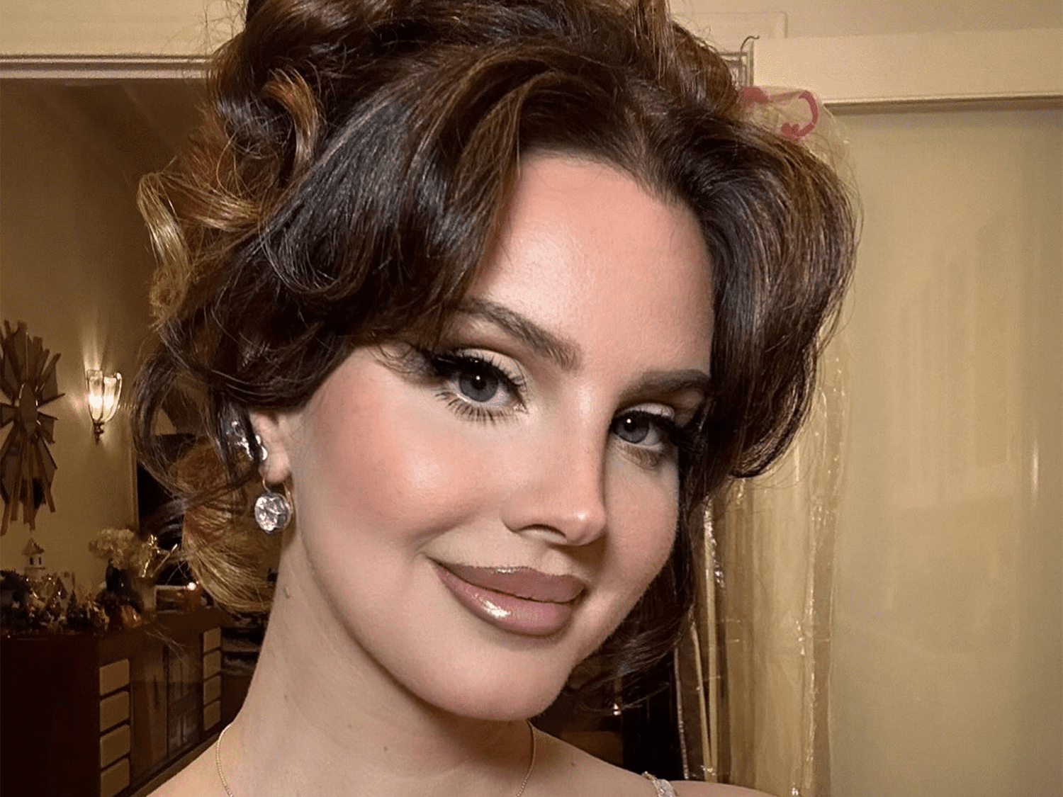 This Is Lana Del Rey'S Signature Lip Combo